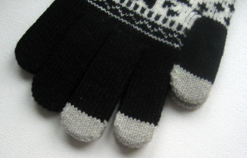 Фото: Черно-белые сенсорные перчатки Touch Glove